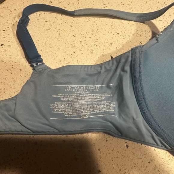Body by Victoria Secret Bra - Picture 4 of 5
